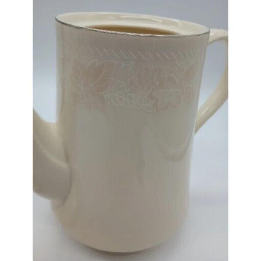 Budlet Teapot Ivory Fine China Leaf Vine Pattern